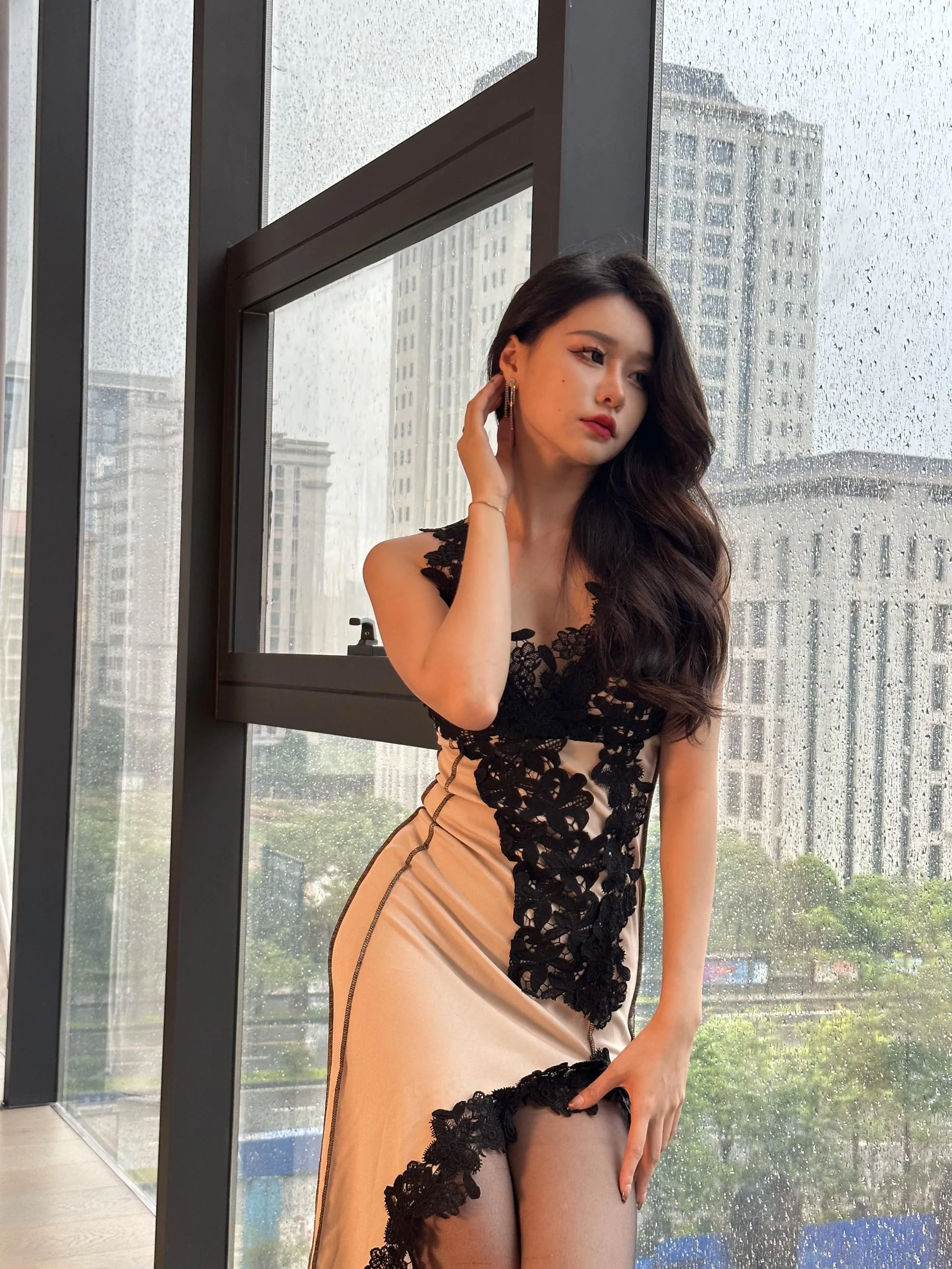 Sia不吃鱼 – NO.020 细腰翘臀黑丝 [29P]插图8